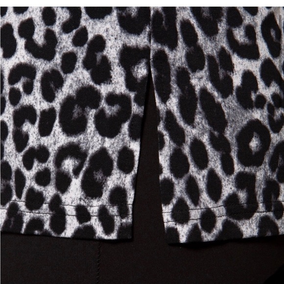 Mario Serrani Snow Leopard Print Tunic - Picture 9 of 9